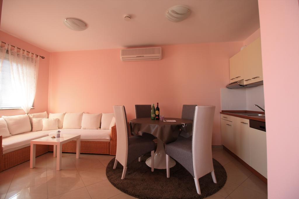 Apartment Dalmatien Traumhaus Makarska Esterno foto